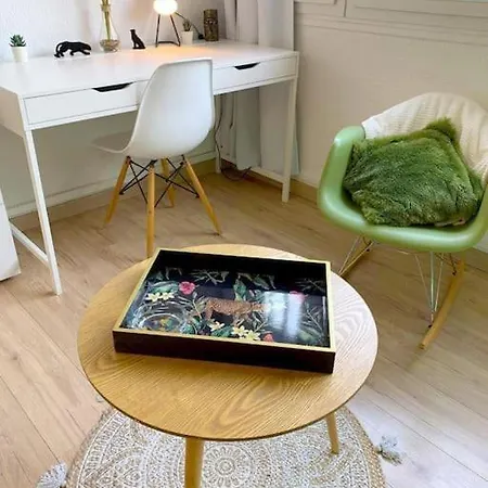 Studio Proche Centre Wifi Parking Appartement *