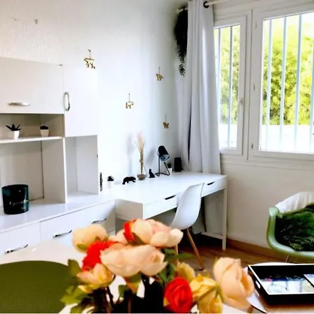 Studio Proche Centre Wifi Parking